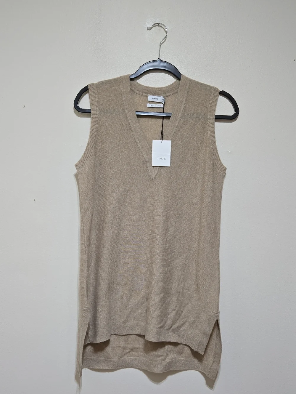 VINCE Sleeveless V-Neck Cashmere Knit Top